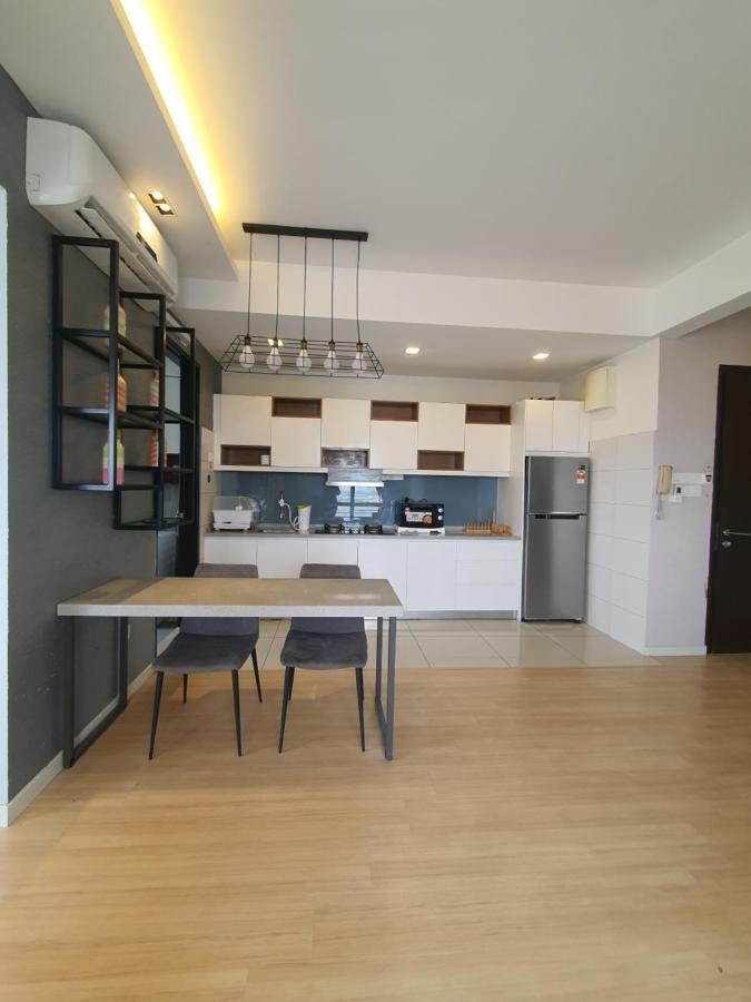 Usj One Subang Jaya By Widebed Apartment Exterior photo